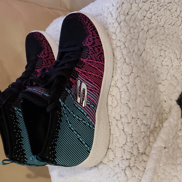 Sketcher shoes - Picture 2 of 5